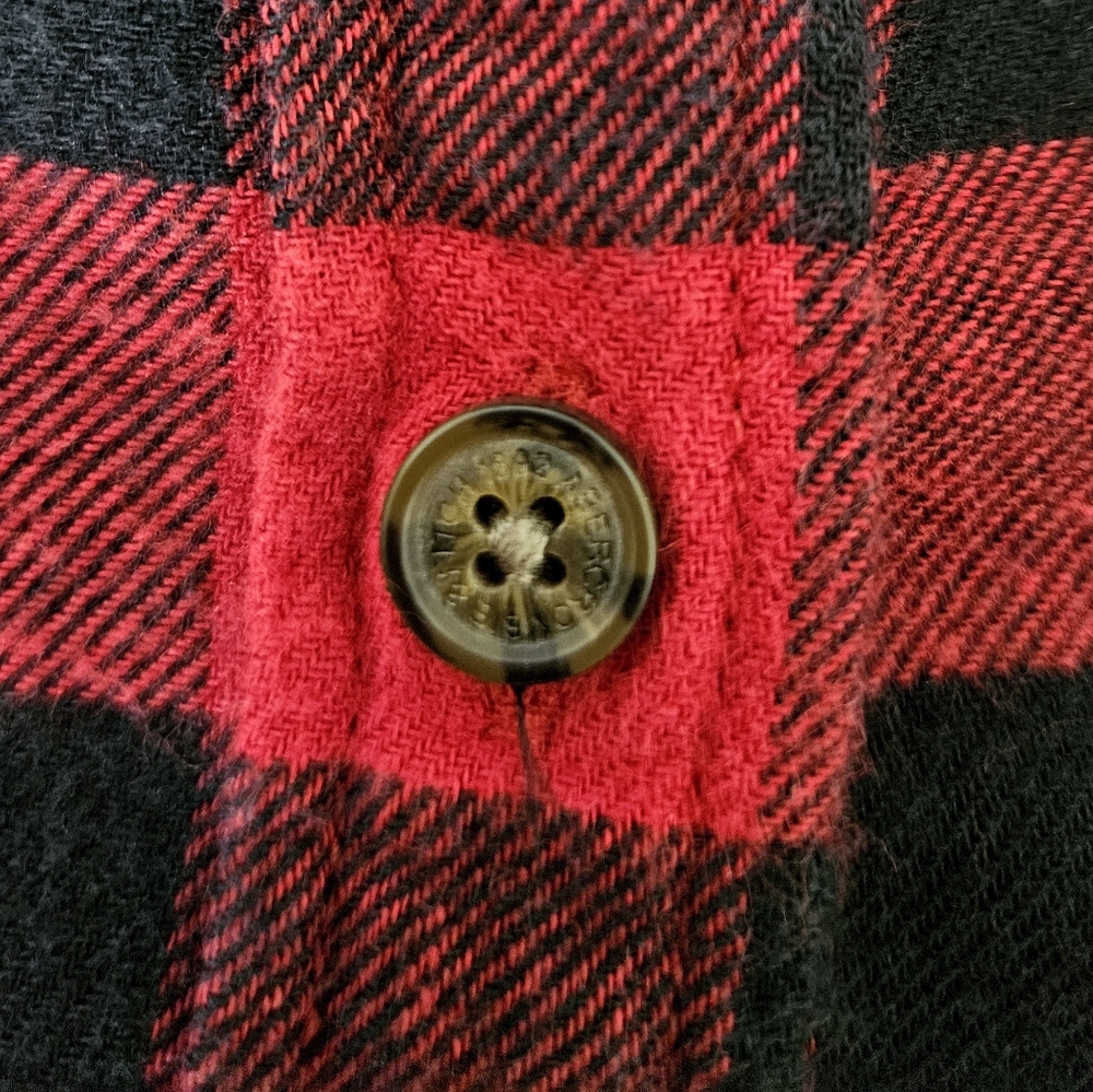 Abercrombie & Fitch Buffalo Plaid Flannel Shirt Red Black Relaxed Fit Small - Picture 7 of 10